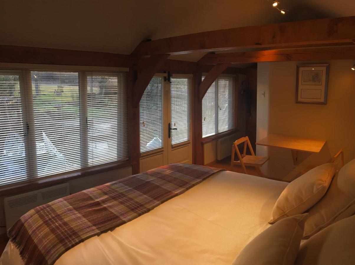 Thatched Cottage B&B Hever Dış mekan fotoğraf